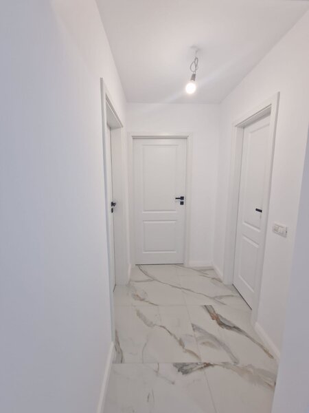 Titan, scoala 195, langa parc IOR