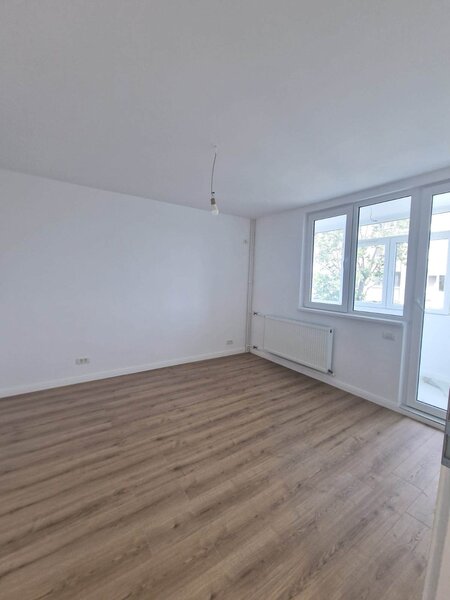 Titan, scoala 195, langa parc IOR